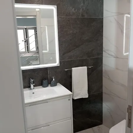 Pauloldtown - Local Experience W Rooftop N Jacuzzi וילה *