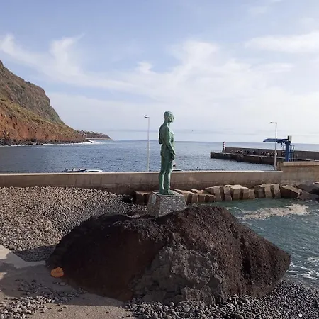 Villa Pauloldtown - Local Experience W Rooftop N Jacuzzi Paul do Mar (Madeira)