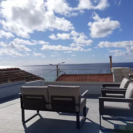 Pauloldtown - Local Experience W Rooftop N Jacuzzi * Paul do Mar (Madeira)