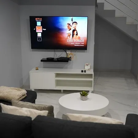 Pauloldtown - Local Experience W Rooftop N Jacuzzi Villa Paul do Mar (Madeira)