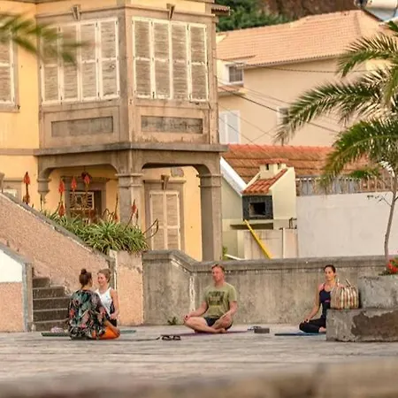 Pauloldtown - Local Experience W Rooftop N Jacuzzi * Paul do Mar (Madeira)