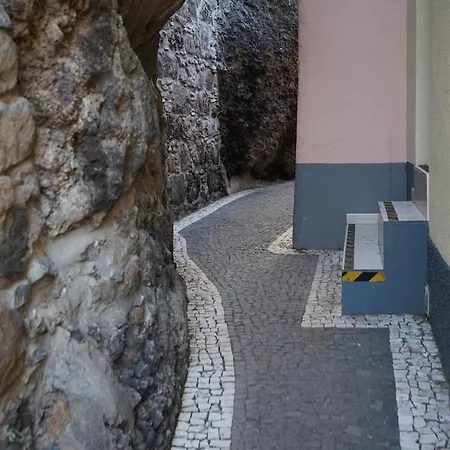 Pauloldtown - Local Experience W Rooftop N Jacuzzi * Paul do Mar (Madeira)