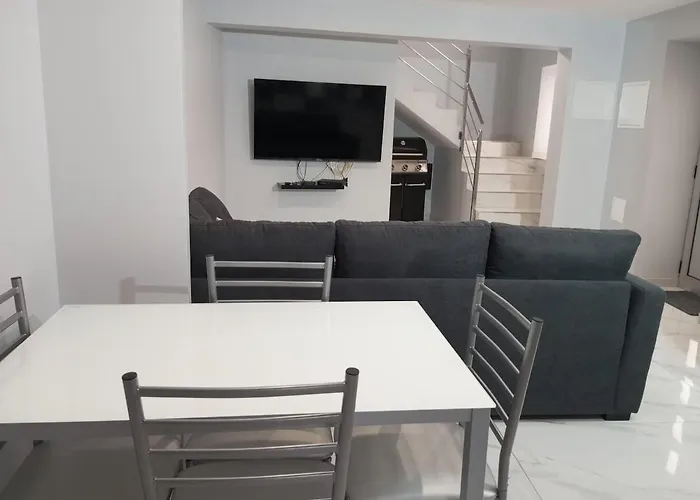 Pauloldtown - Local Experience W Rooftop N Jacuzzi