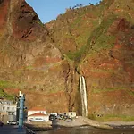 Pauloldtown - Local Experience W Rooftop N Jacuzzi * Paul do Mar (Madeira)