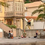 Pauloldtown - Local Experience W Rooftop N Jacuzzi * Paul do Mar (Madeira)