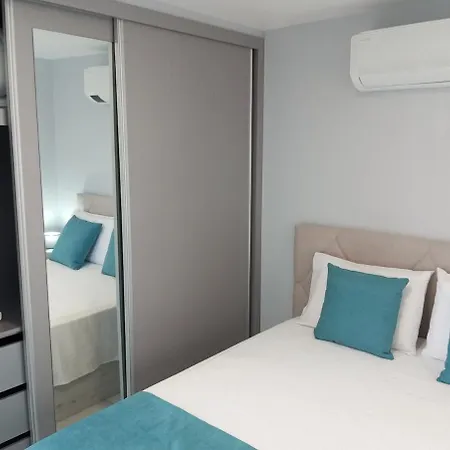 Villa Pauloldtown - Local Experience W Rooftop N Jacuzzi Paul do Mar (Madeira)