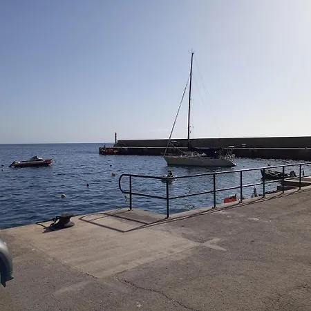 Pauloldtown - Local Experience W Rooftop N Jacuzzi Paul do Mar (Madeira)