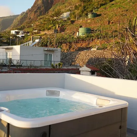 Pauloldtown - Local Experience W Rooftop N Jacuzzi