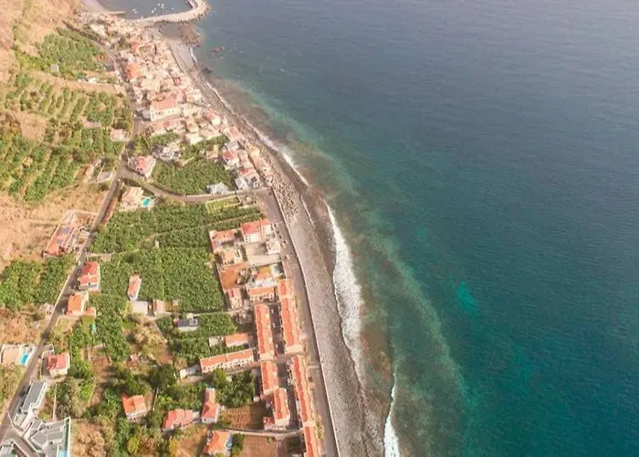 Pauloldtown - Local Experience W Rooftop N Jacuzzi 别墅