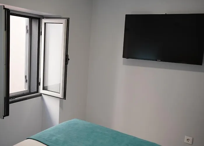 Villa Pauloldtown - Local Experience W Rooftop N Jacuzzi Paul do Mar (Madeira)