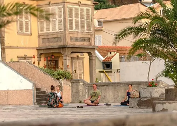 Pauloldtown - Local Experience W Rooftop N Jacuzzi * Paul do Mar (Madeira)