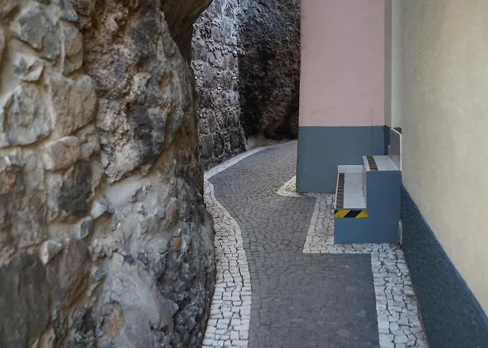 Pauloldtown - Local Experience W Rooftop N Jacuzzi * Paul do Mar (Madeira)